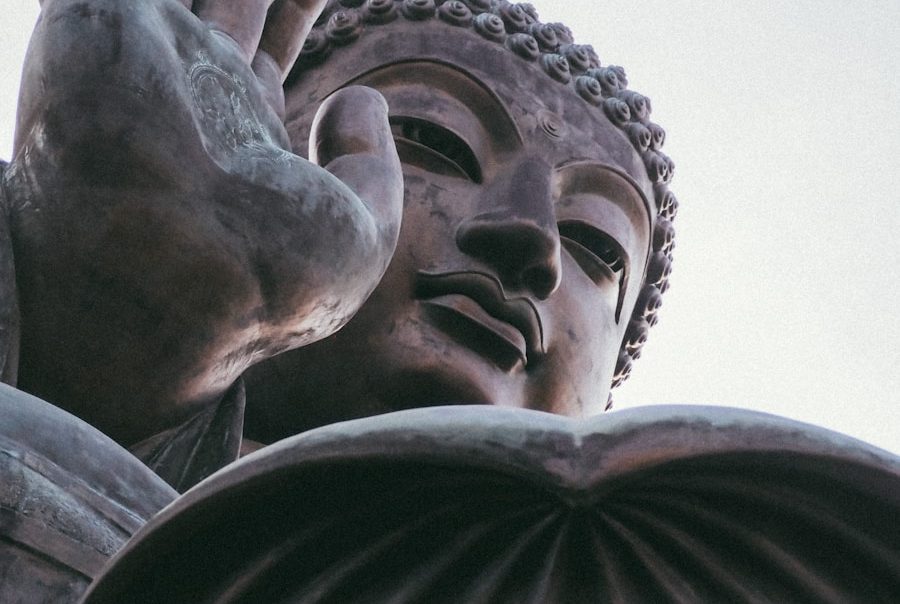 mans face concrete statue